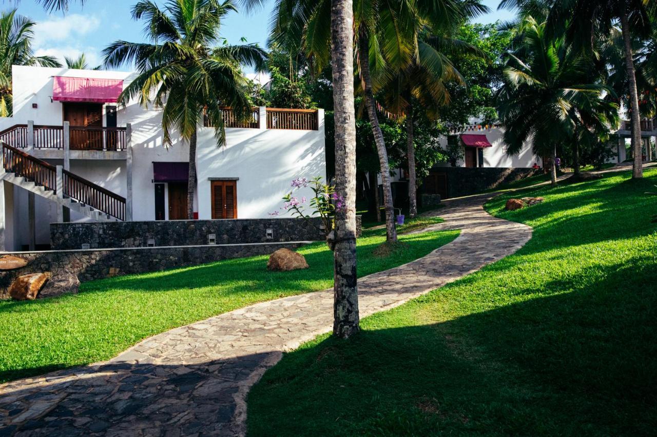 Utmt - Underneath The Mango Tree Spa & Beach Resort Dikwella Exteriör bild