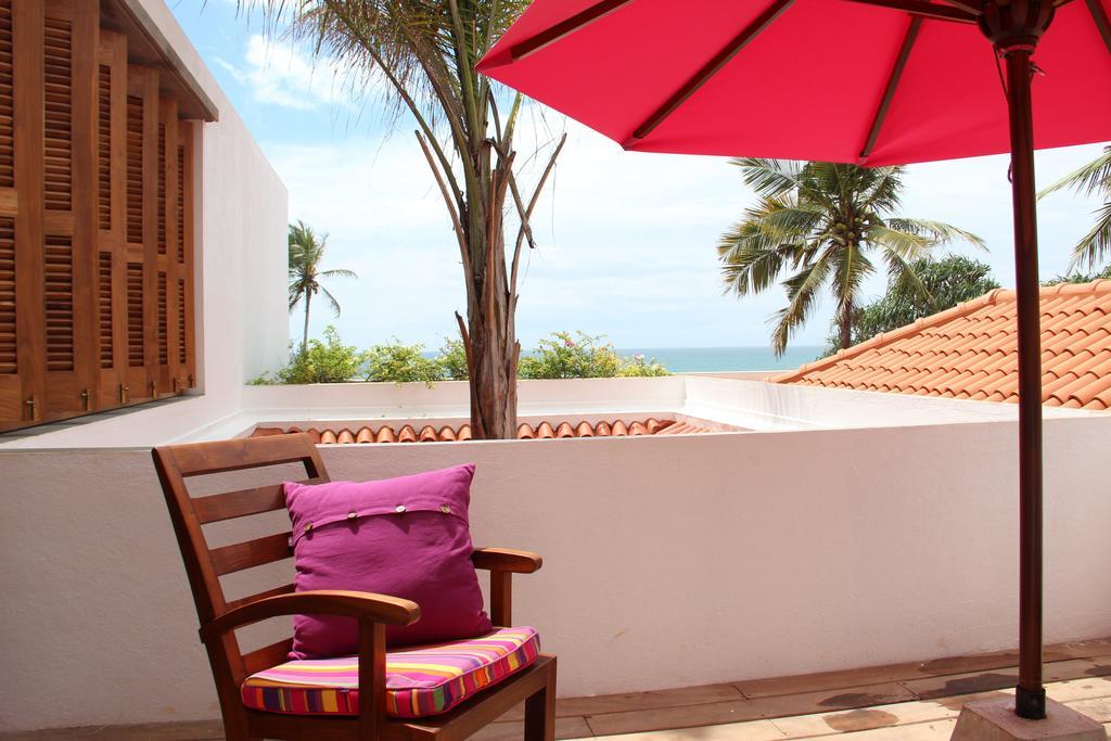 Utmt - Underneath The Mango Tree Spa & Beach Resort Dikwella Rum bild